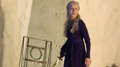 Helen Mirrenová jako antická hrdinka Faidra v pedstavení londýnského Národního divadla.